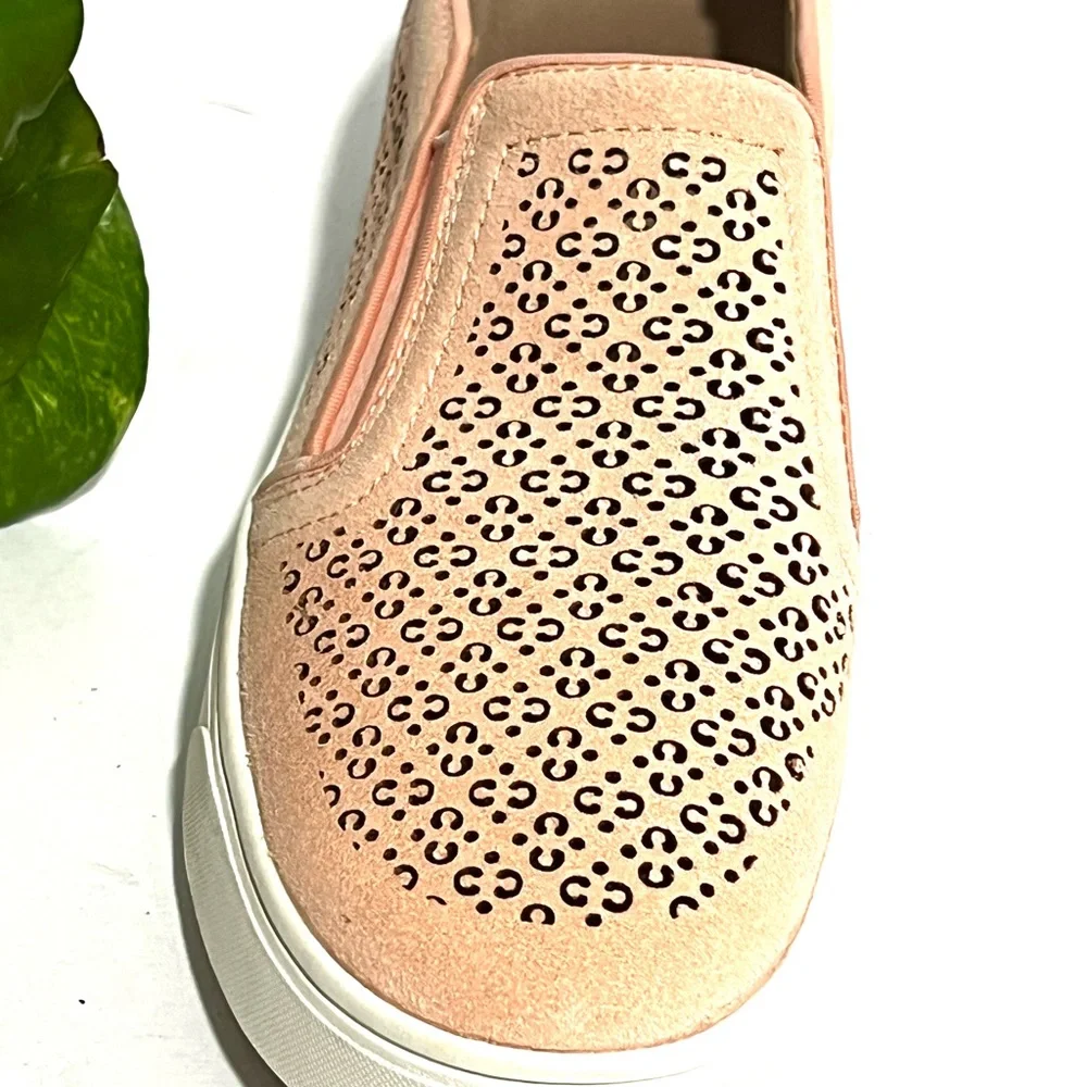 NWT Vionic Kimmie Roze Perforated Suede Slip On Sneaker 6.5